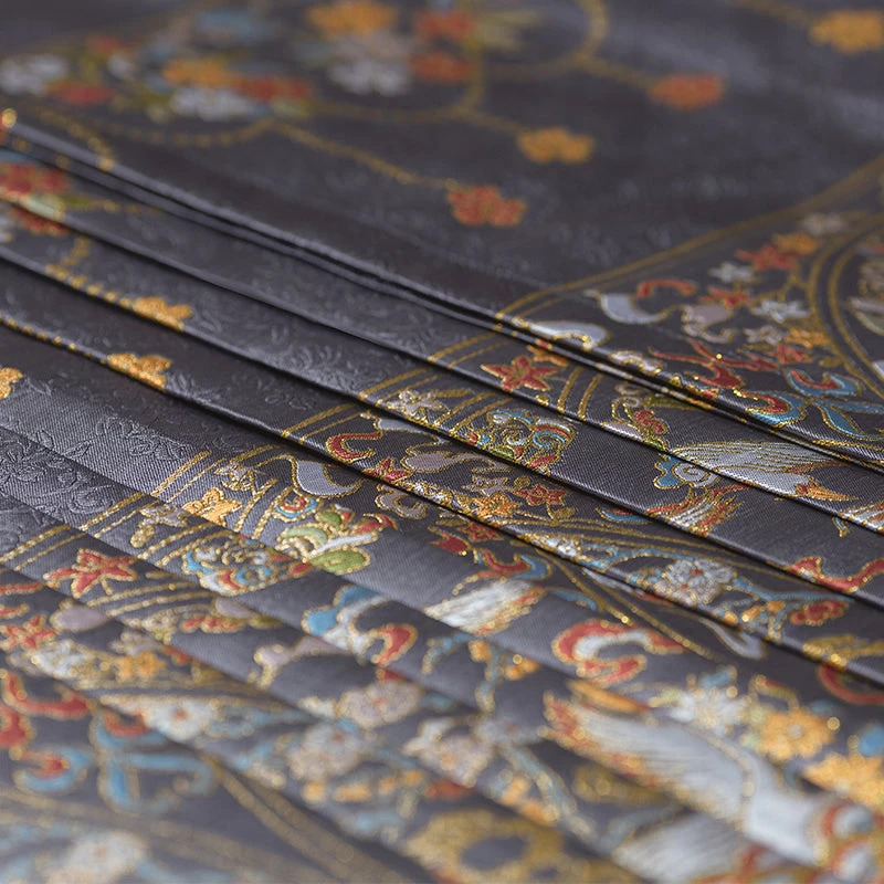 Women Modern Hanfu Satin Ma Mian Skirt Swan Print | HANFUBAO