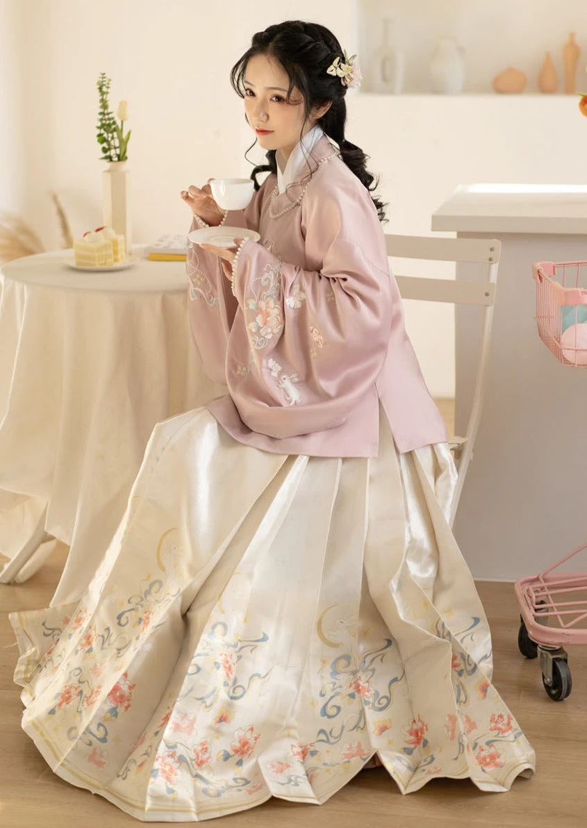 Women Modern Hanfu Ming Ma Mian Skirt Set White Embroidered Plus Size | HANFUBAO