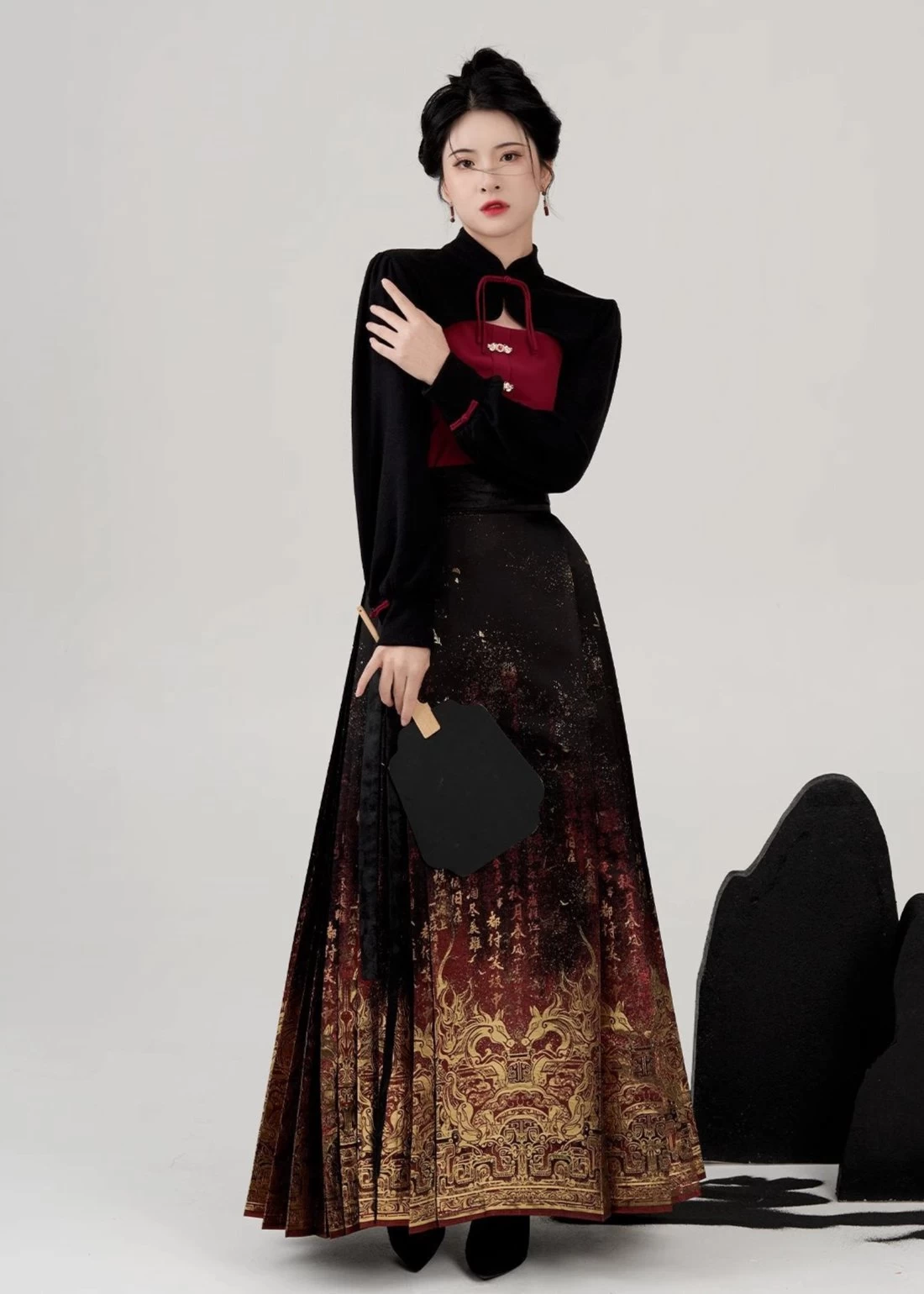 Women's Modern 3-Piece Ma Mian Skirt Hanfu Set in Cinnabar| HANFUBAO