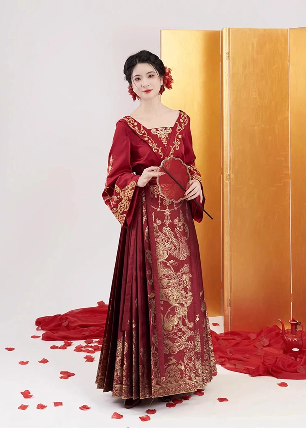 Women Modern Hanfu 3-Piece Wedding Set Pearl & Jade Embroidery | HANFUBAO