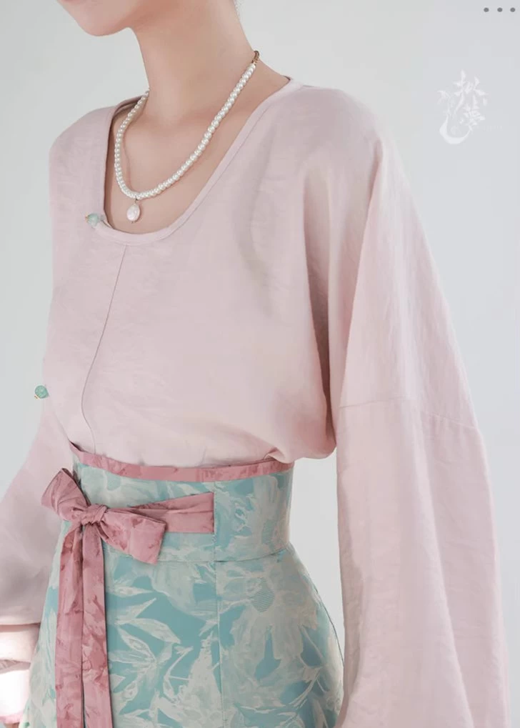 Women’s Daily Hanfu Satin Top & Skirt 7-Color Set | HANFUBAO