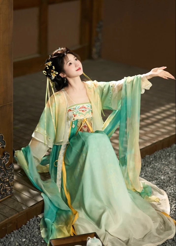 Women Modern Hanfu Set  Floral Embroidery| HANFUBAO