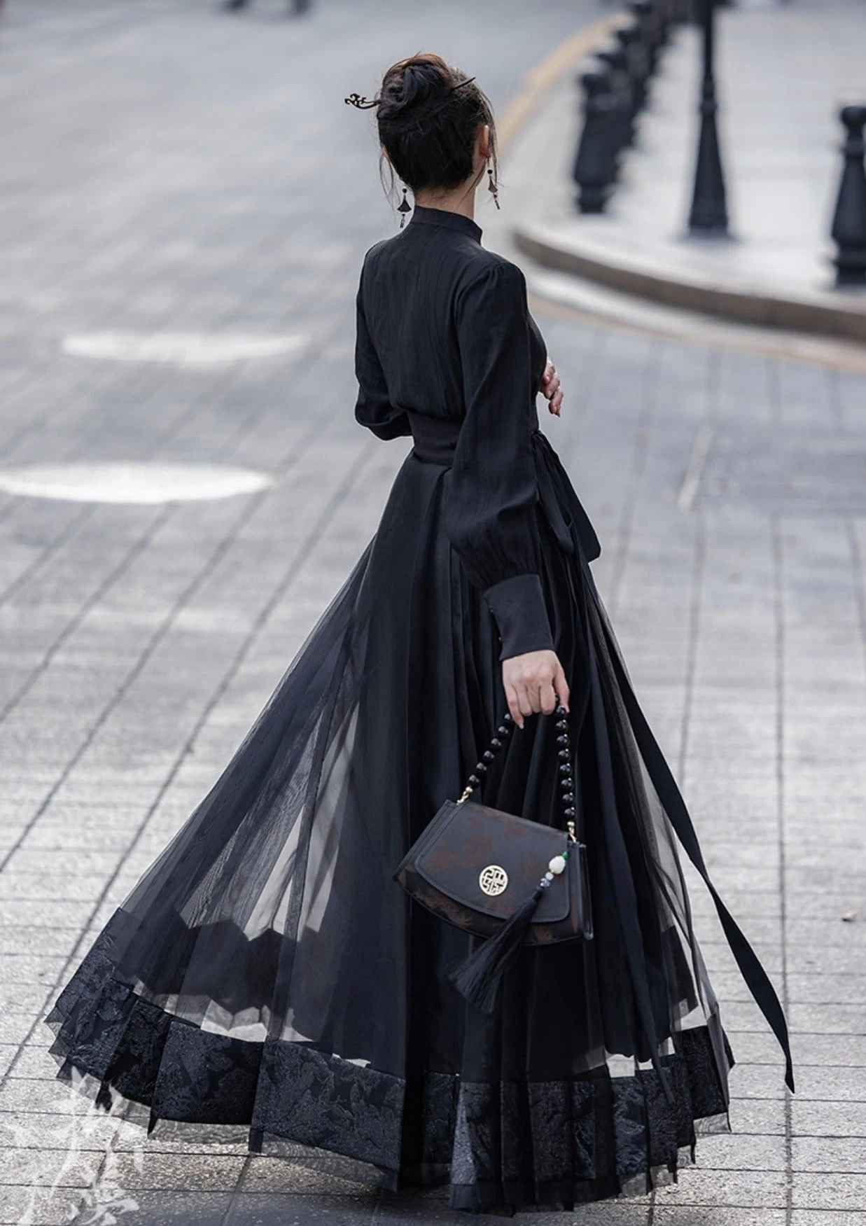 Women Modern Hanfu Blouse Black/White | HANFUBAO Lab Cotton Nylon Daily Wear