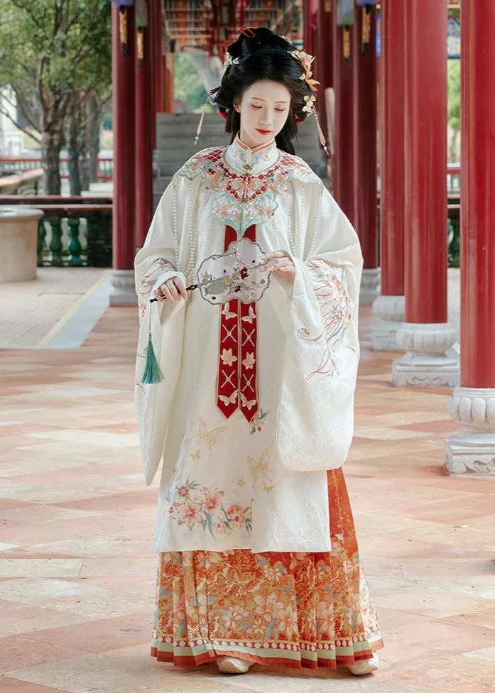 Women’s 3-Piece Floral Butterfly Embroidered Yarn Hanfu Set|HANFUBAO