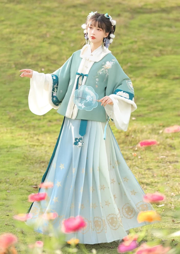 Women Ming Dynasty Winter Hanfu 3-Piece Set Skirt & Cardigan Plus Size | HANFUBAO