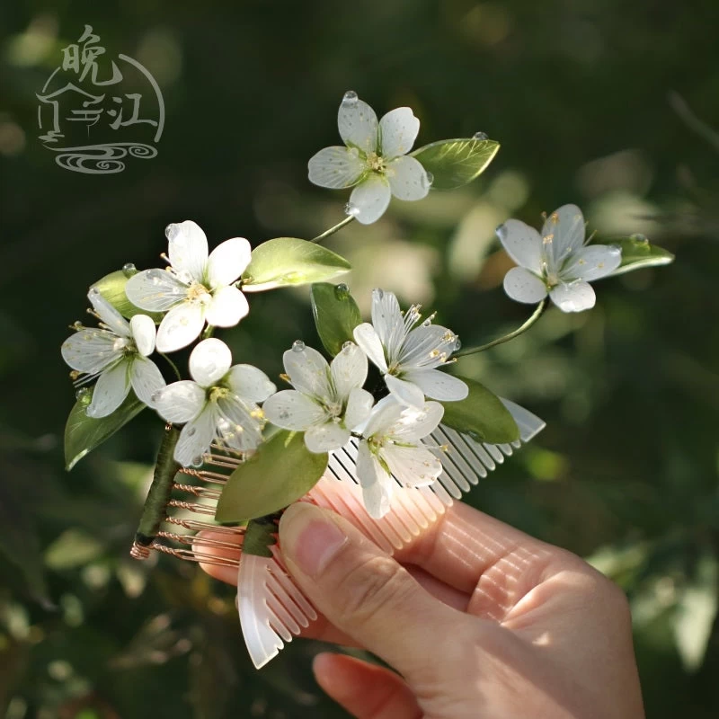 Women Modern Hanfu White Pear Flower Shrinky Dinks Hairpin | HANFUBAO