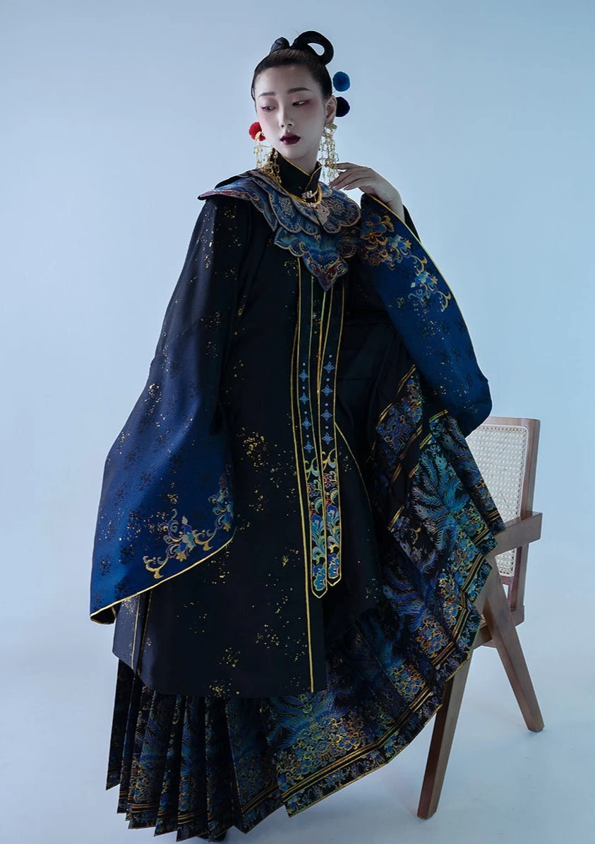 Women’s Little Jade Luxurious Blue Feather-Inlay Hanfu Gown for Festivals| HANFUBAO