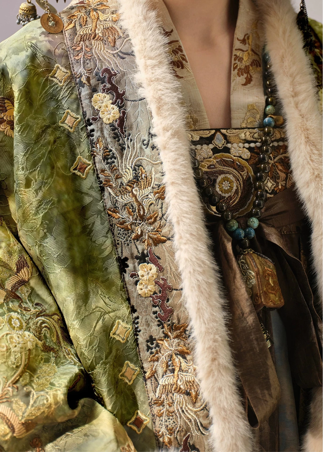 Women’s 4-Piece New Year Daily Hanfu Set, Cloud Pattern Embroidery| HANFUBAO