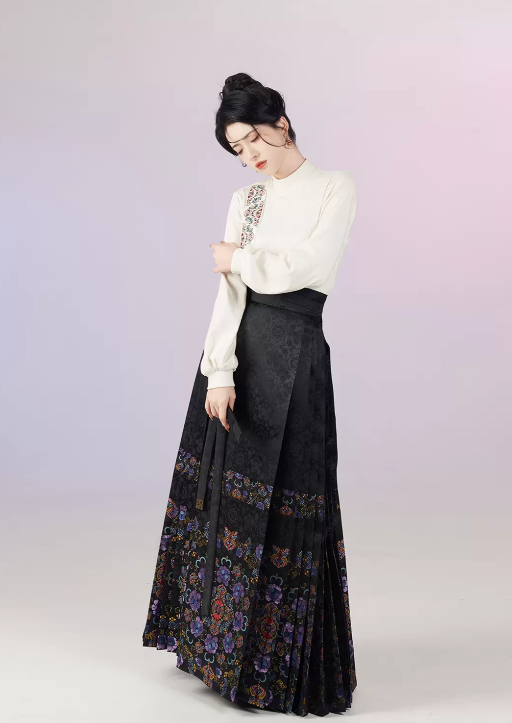 Women Modern Hanfu  Ma Mian Skirt Set Red Floral Embroidery | HANFUBAO