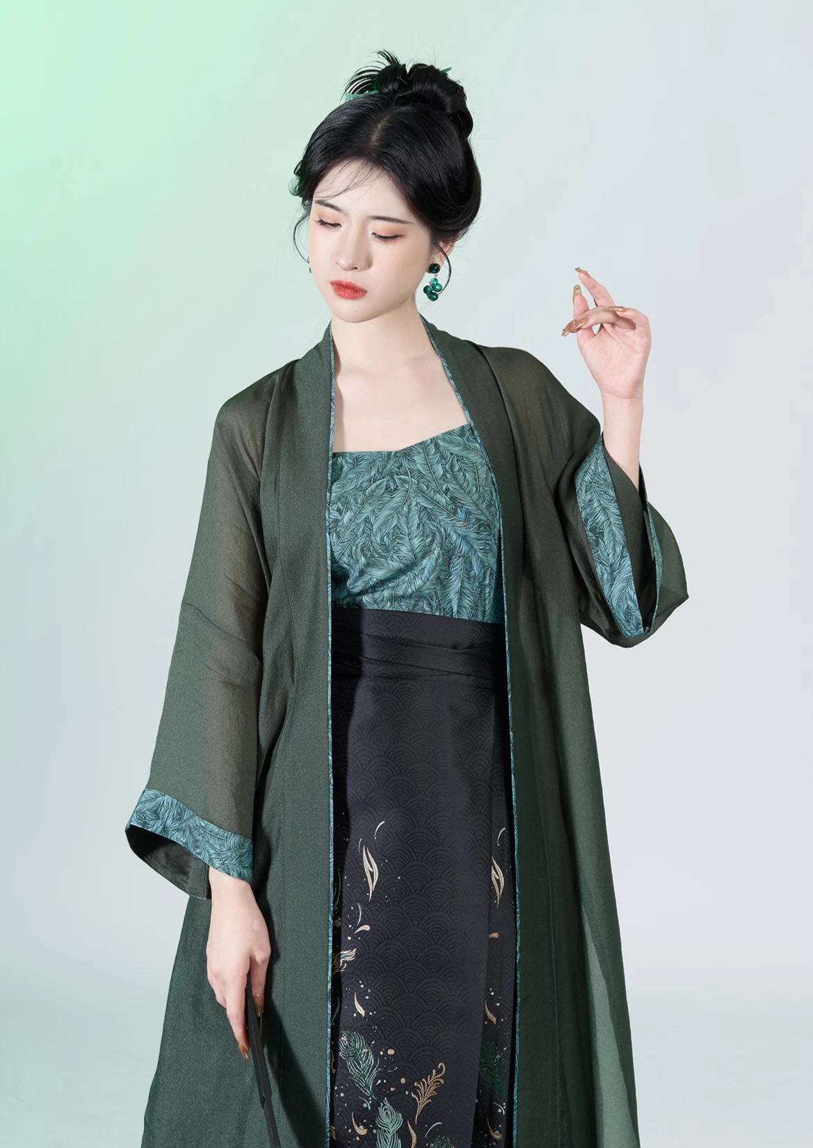Women Modern Hanfu 3-Piece Ma Mian Skirt Set Qingyu | HANFUBAO