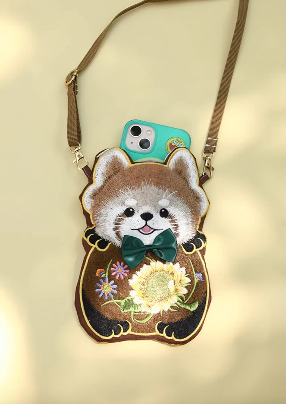 Women Embroidered Red Panda  Coin Purse Pouch 15x21cm | HANFUBAO