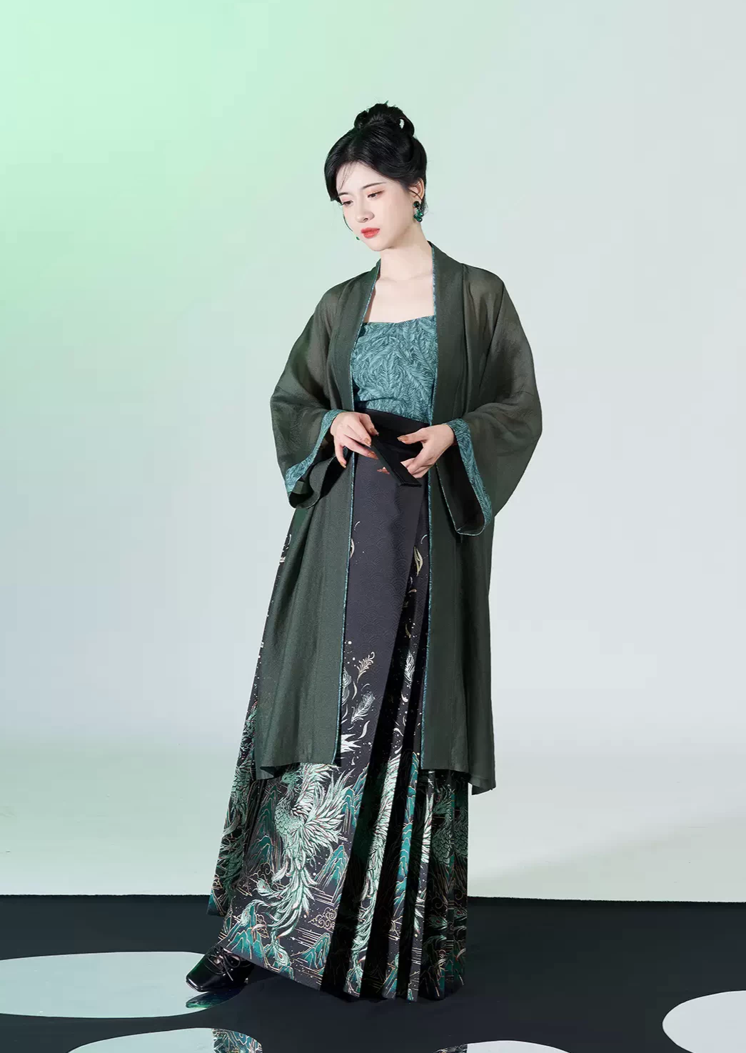Women Modern Hanfu 3-Piece Ma Mian Skirt Set Qingyu | HANFUBAO