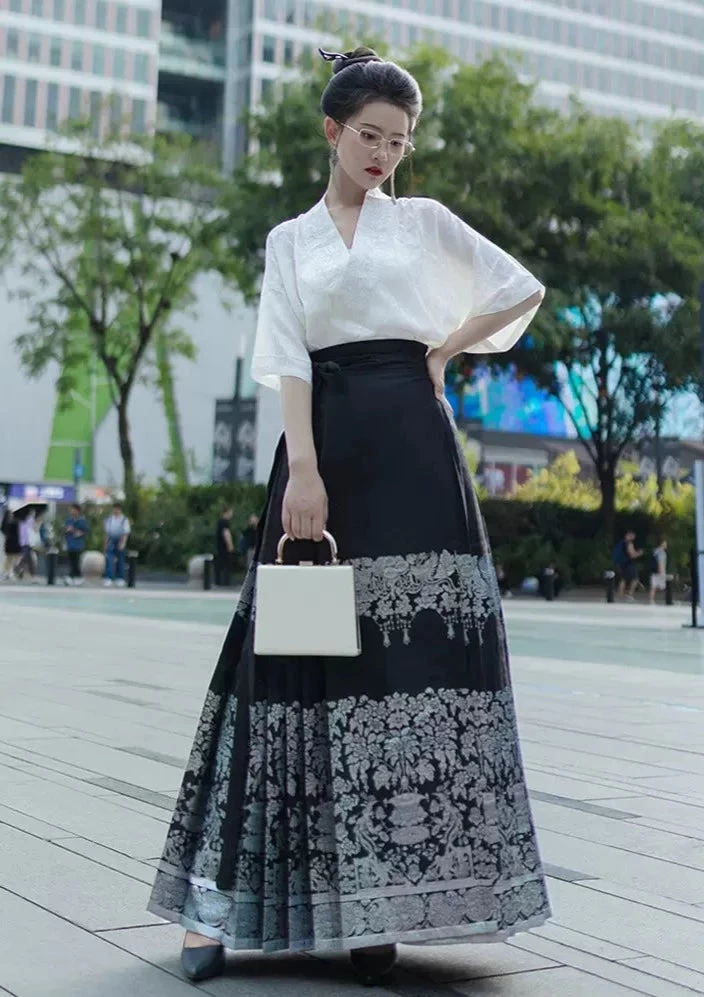 Women Modern Hanfu Ma Mian Skirt Set Black Embroidery Daily Wear | HANFUBAO