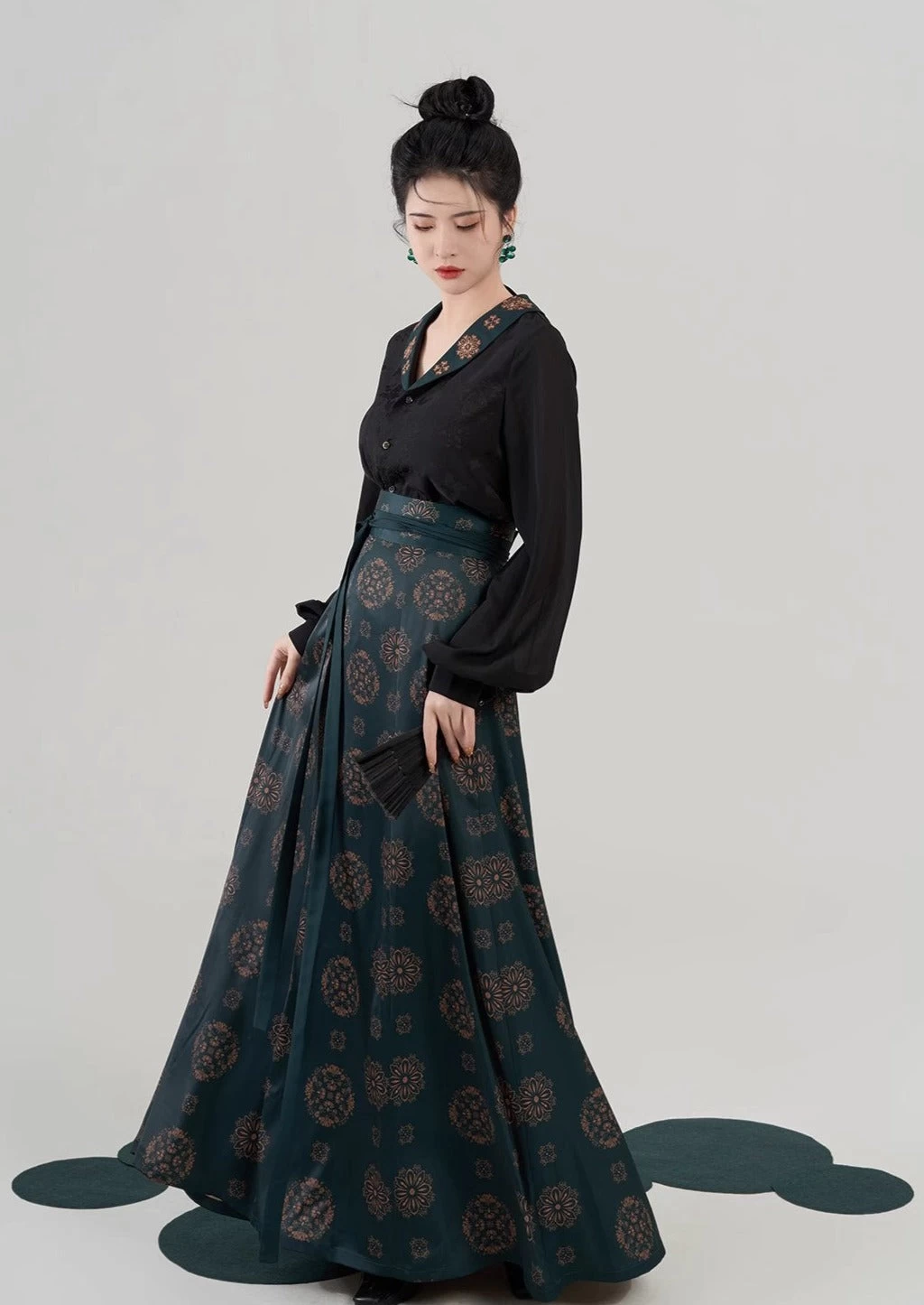 Women’s Modern Hanfu 2-Piece Top & Skirt Set Emerald Green| HANFUBAO