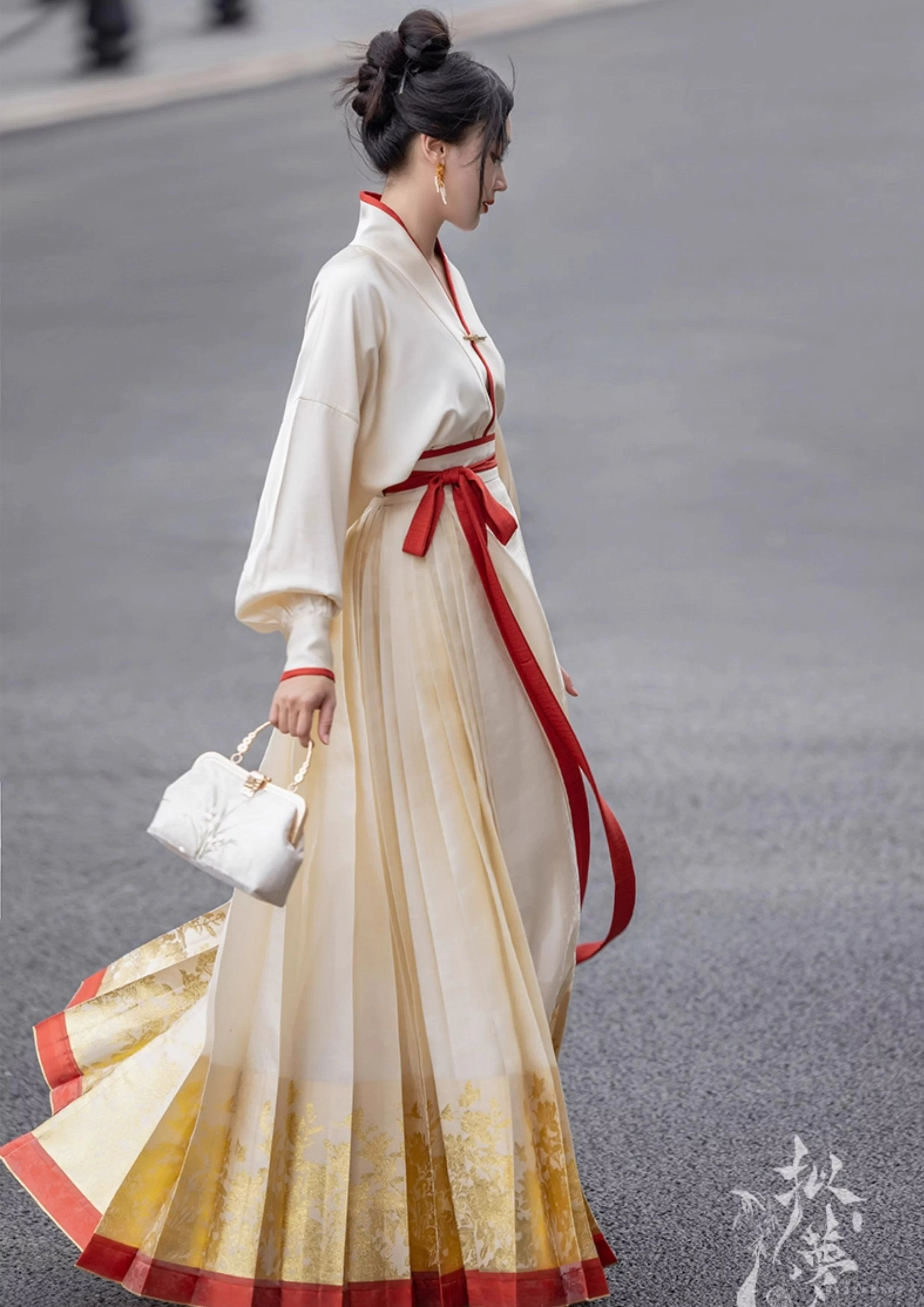 Women Modern Hanfu Lab Cotton Blend 2-Piece Set 国色 | HANFUBAO