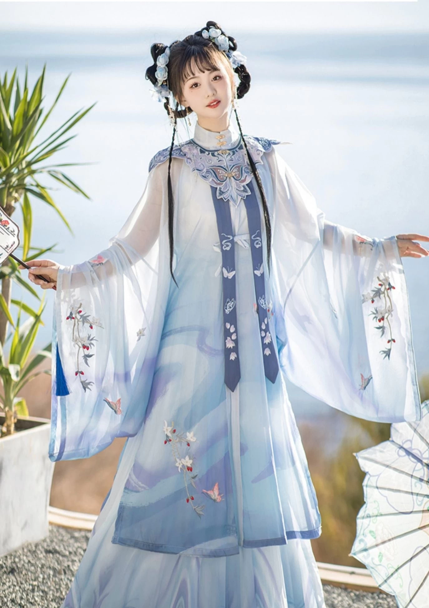 Women 5-Piece Blue Butterfly Floral Embroidered Hanfu Dress Set | HANFUBAO