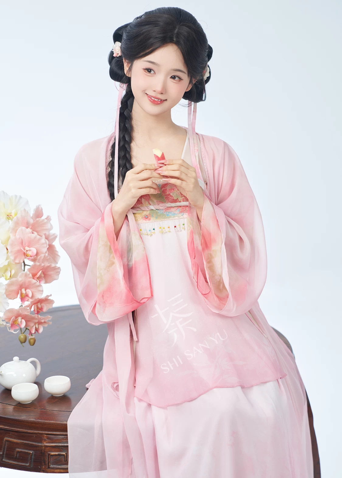 Women Modern Daily Hanfu Set Peach Floral Embroidered 2-Piece | HANFUBAO