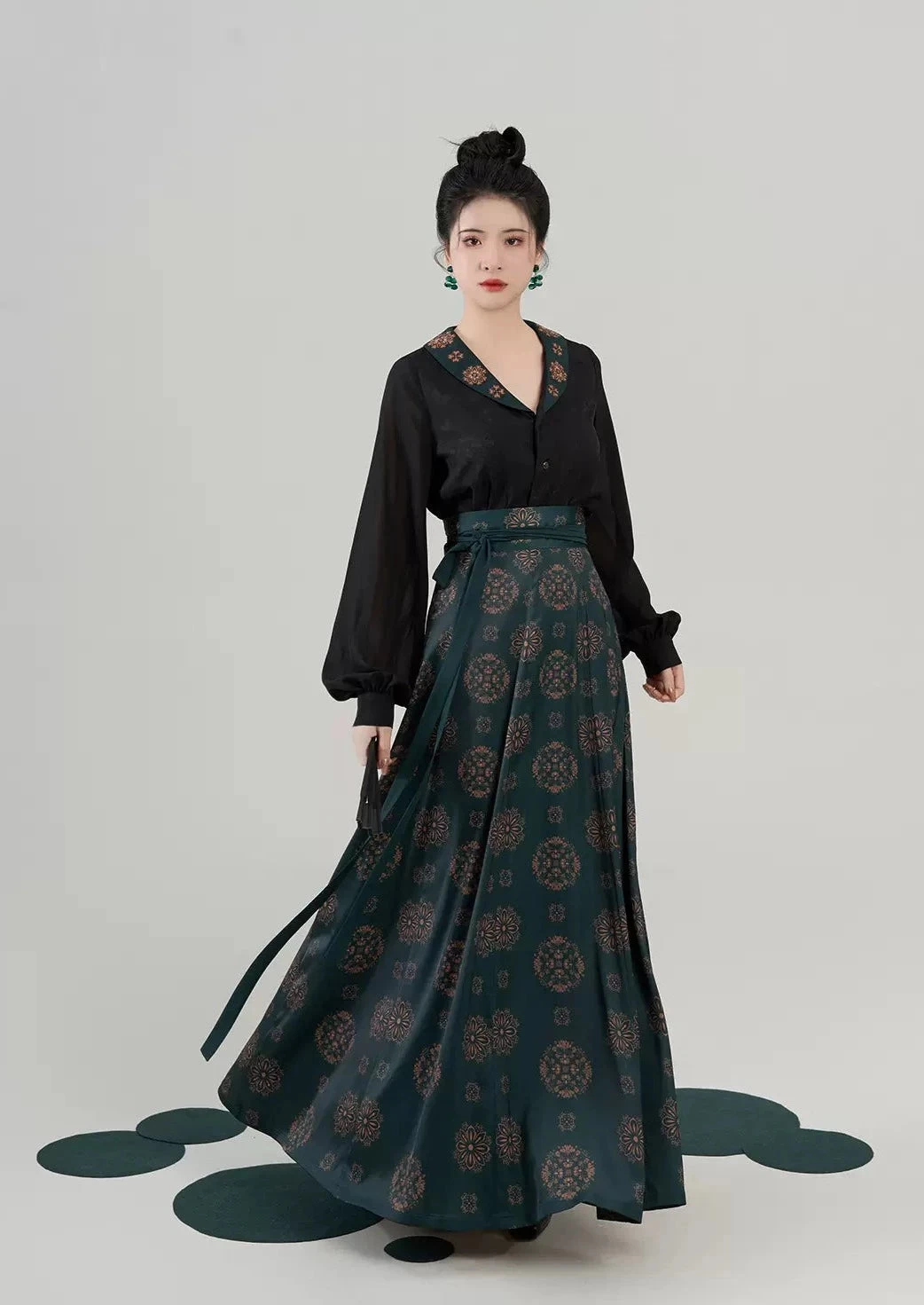 Women’s Modern Hanfu 2-Piece Top & Skirt Set Emerald Green| HANFUBAO