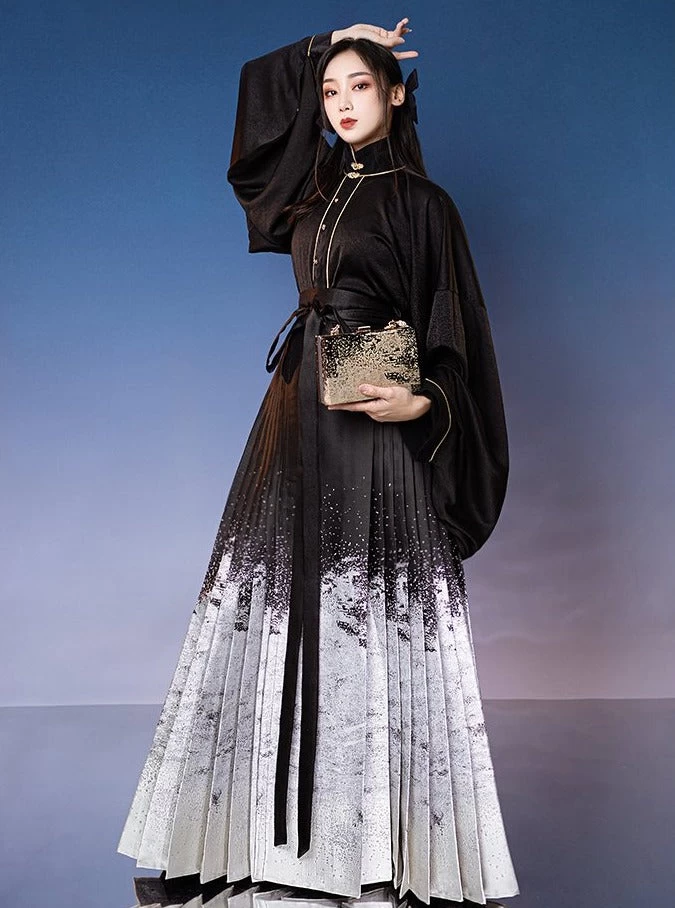 Women Modern Hanfu Ma Mian Skirt Gold/Silver/White/Red | HANFUBAO