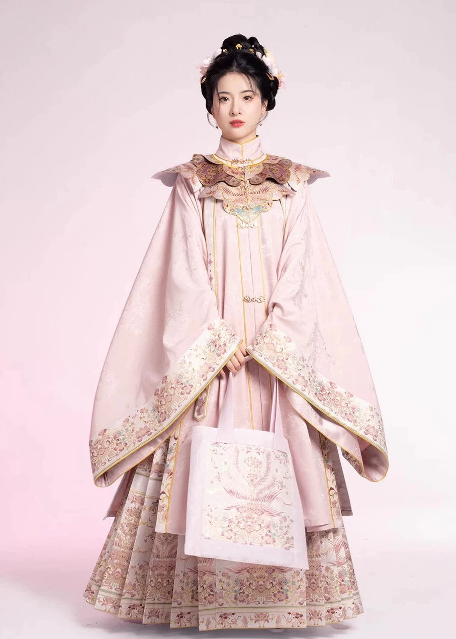 Women's Modern Hanfu Silk Graduation Gown Set Pink Feather Embroidery | HANFUBAO