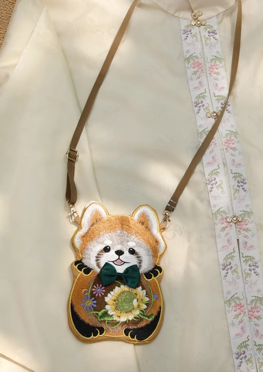 Women Embroidered Red Panda  Coin Purse Pouch 15x21cm | HANFUBAO
