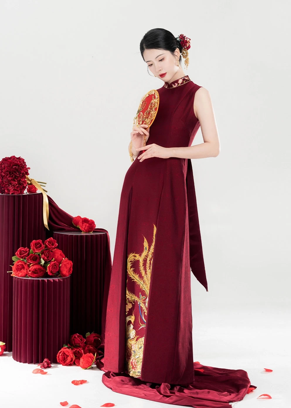 Women Modern Hanfu Satin 3-Piece Wedding Dress Red Embroidery | HANFUBAO