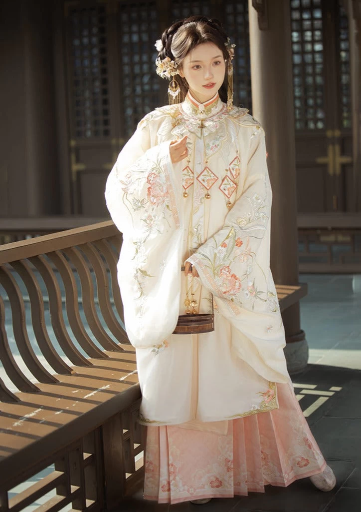 Women Modern Hanfu Embroidered Set, Floral Gown 3PCS | HANFUBAO