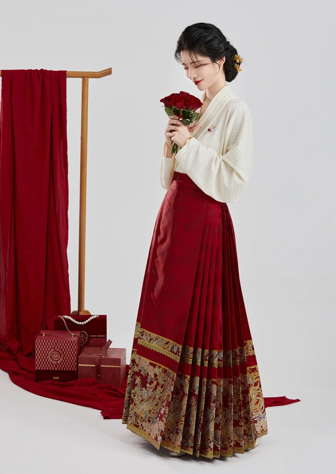 Women Modern Bridal Ma Mian Skirt Set,  (Dijie) | HANFUBAO