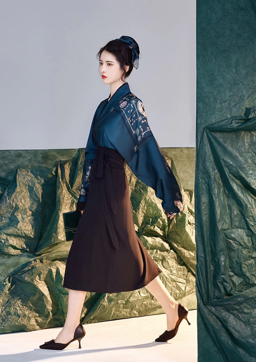 Women Modern Daily Hanfu Set Modern Blue | HANFUBAO