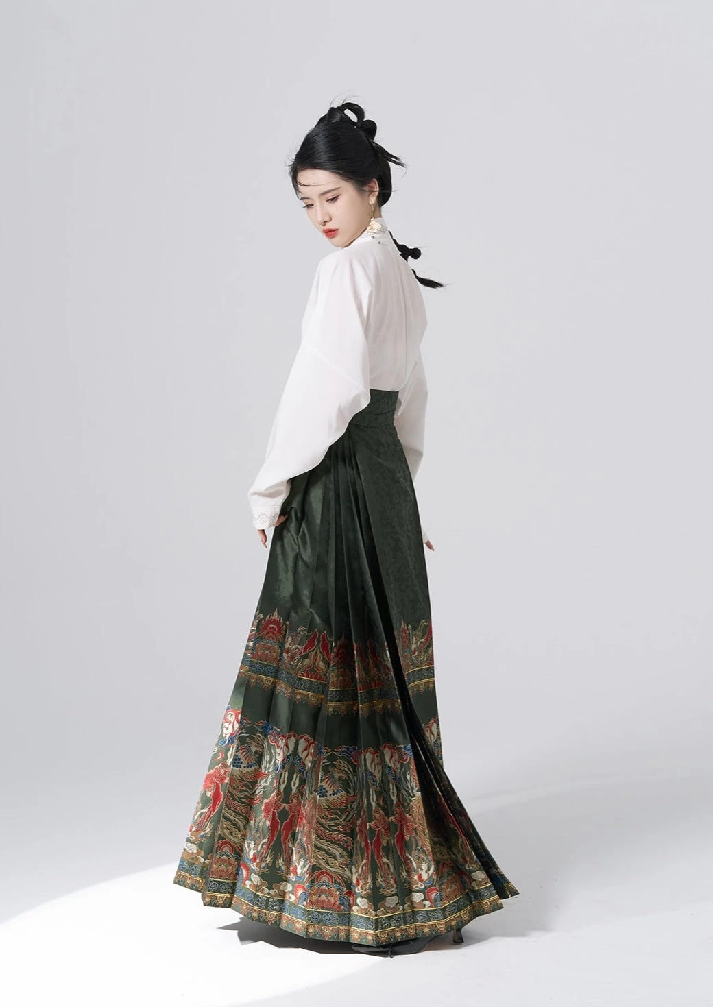 Women Modern Hanfu Satin Ma Mian Skirt Phoenix Red Embroidered | HANFUBAO