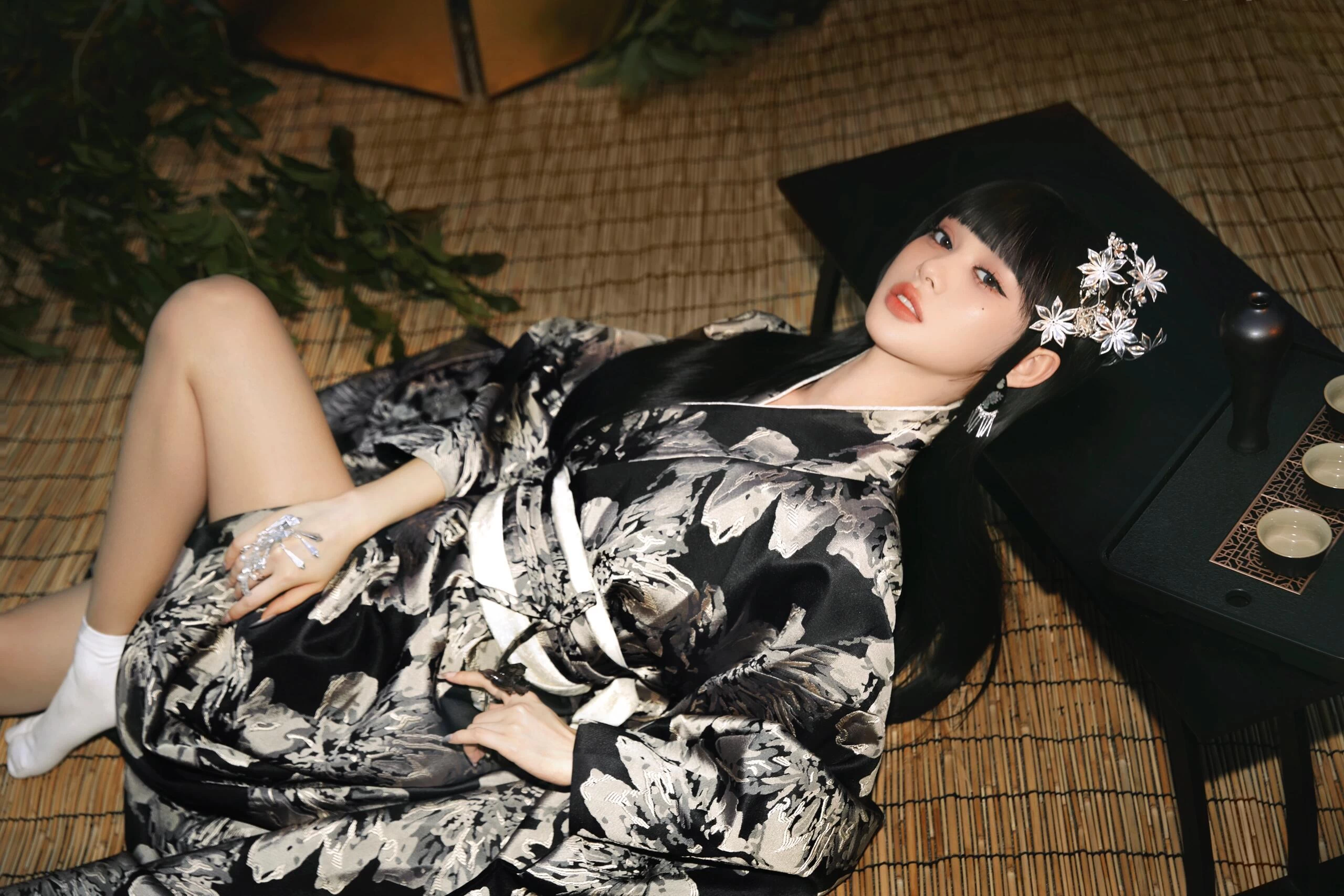 Women’s Modern Hanfu 2-Piece Nightfall Black Floral Kimono Set,  | HANFUBAO