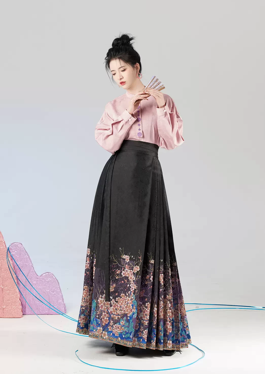 Women Modern Hanfu 2-Piece Silk Blend Blue Floral Embroidery | HANFUBAO