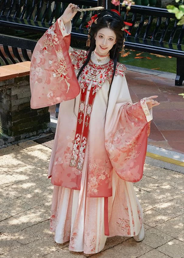 Women’s 3-Piece Embroidered Floral Yarn Hanfu Set for Daily Wear | HANFUBAO