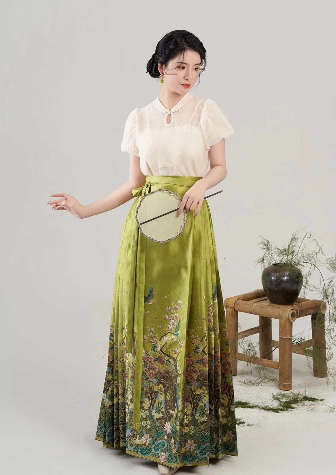 Women Modern Daily Hanfu 3-Piece Ma Mian Skirt Set Floral  | HANFUBAO