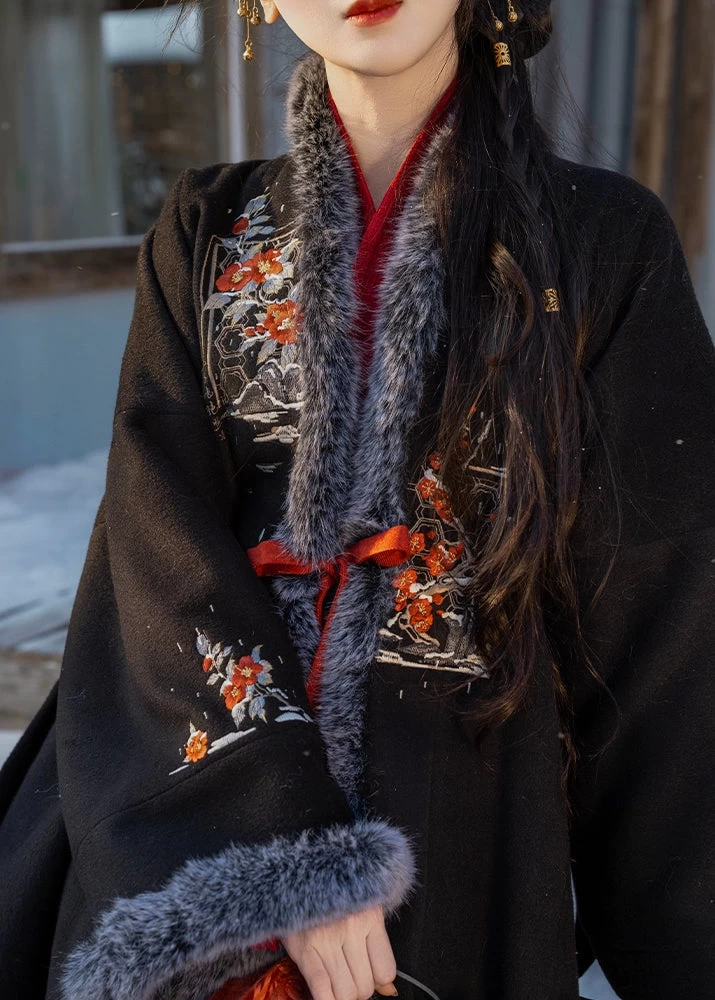 Women Modern 3-Piece Hanfu Set Snow White Embroidery  | HANFUBAO