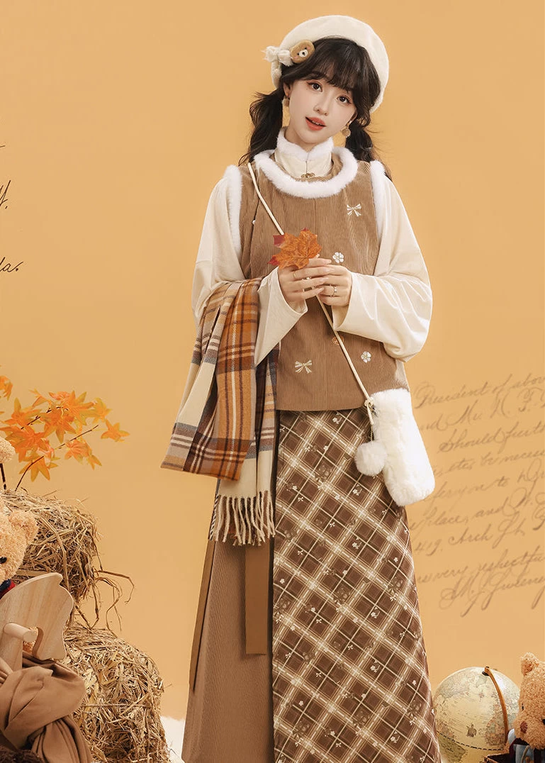 Women’s Modern Daily Hanfu 5-Piece Set, Embroidered Dream Island | HANFUBAO