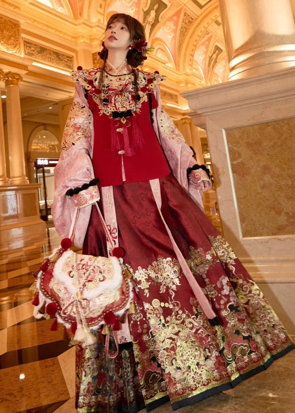 Women Modern Hanfu  Spirit Snake Embroidery Red | HANFUBAO