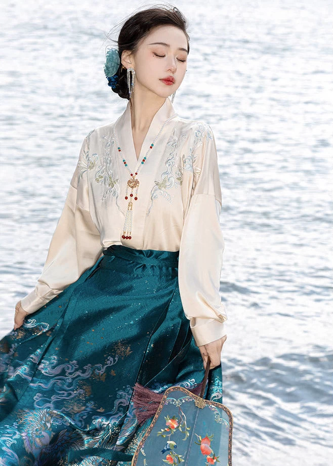 Women Modern Silk-Blend Ma Mian Hanfu Set Snow Phoenix Embroidery | HANFUBAO