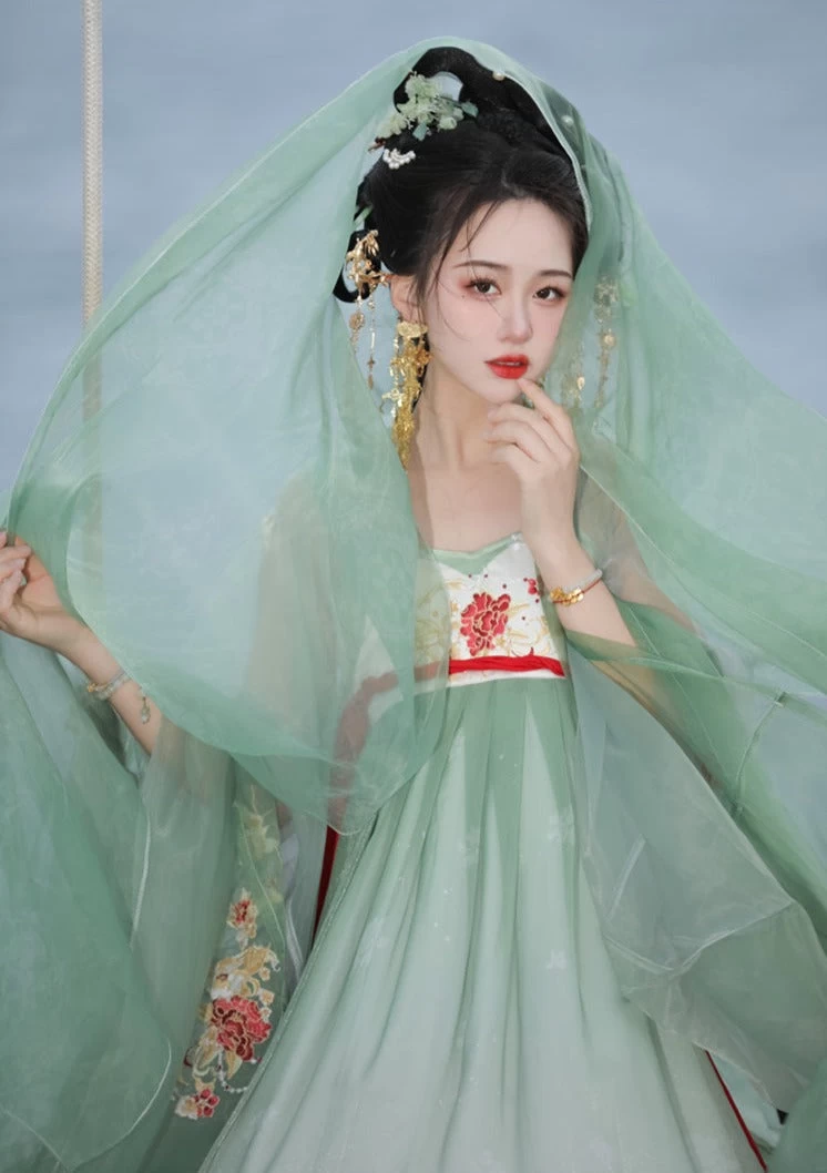 Women Modern Hanfu 3-Piece Set Pink Floral Embroidery | HANFUBAO