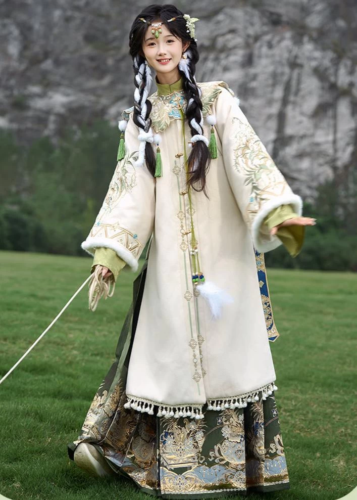 Women Modern Hanfu 4-Piece Set Cotton Blend Snowy Dusk Embroidery | HANFUBAO