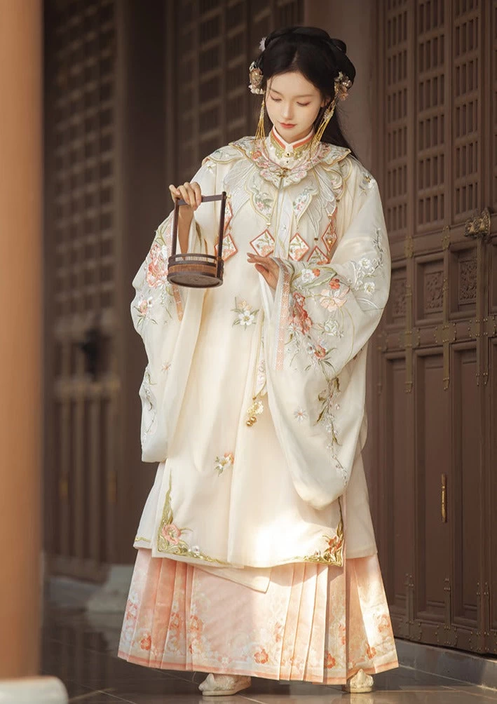 Women Modern Hanfu Embroidered Set, Floral Gown 3PCS | HANFUBAO