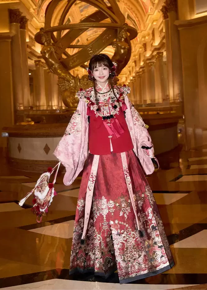 Women Modern Hanfu  Spirit Snake Embroidery Red | HANFUBAO