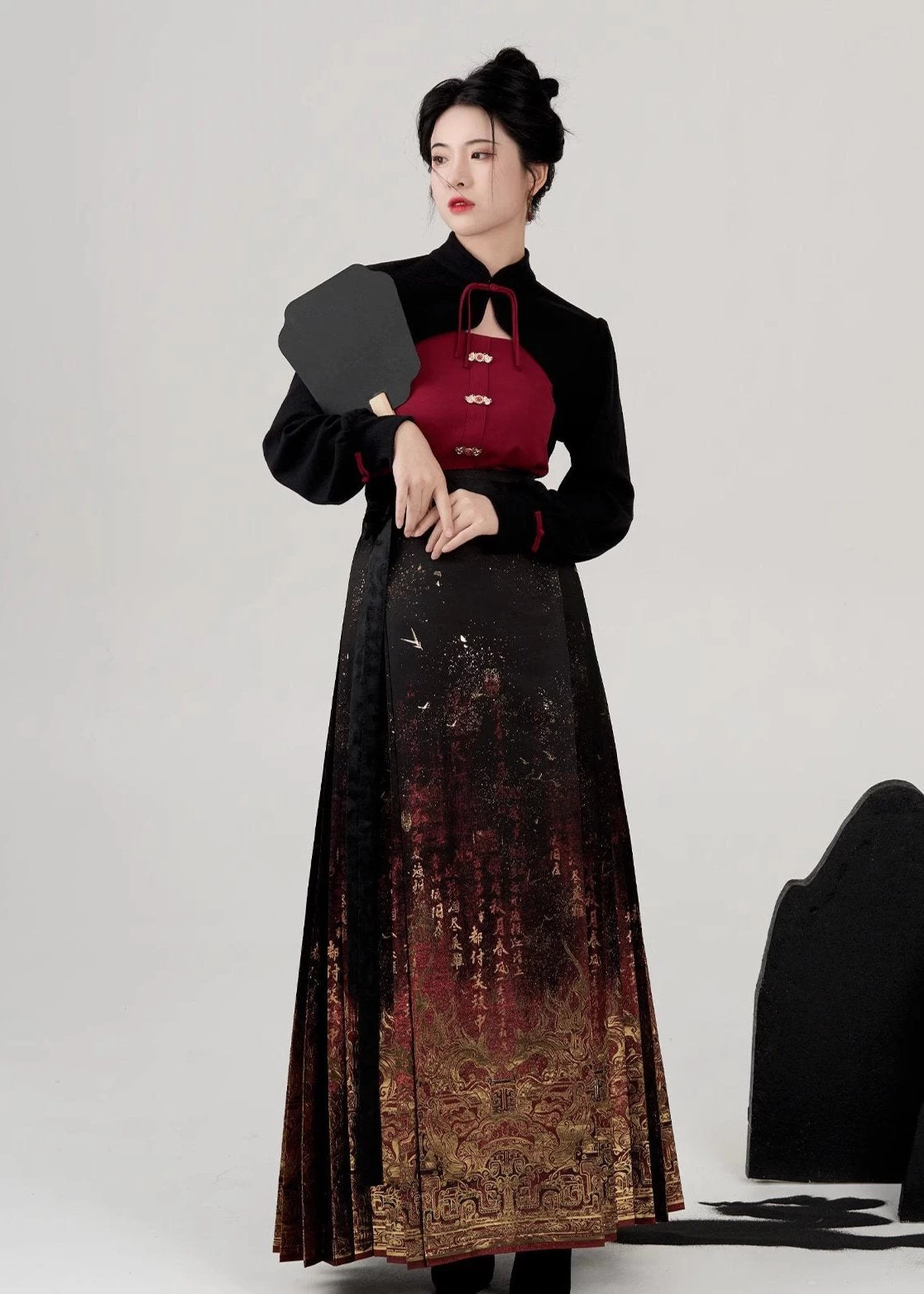 Women's Modern 3-Piece Ma Mian Skirt Hanfu Set in Cinnabar| HANFUBAO