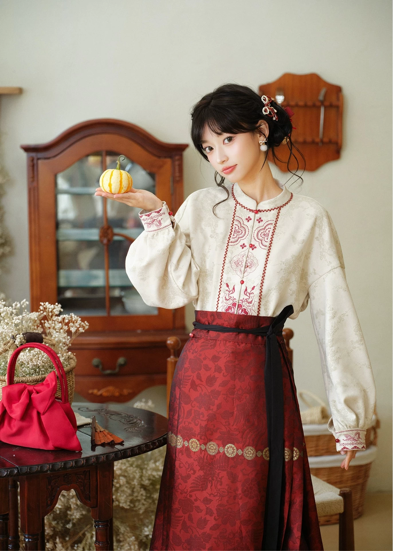 Women 3-Piece Dancing Flame New Year Hanfu Set Red Embroidered Plus Size | HANFUBAO