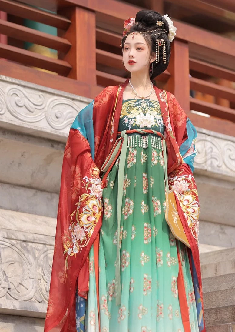Women Modern Hanfu 3-Piece Embroidered Floral Set | HANFUBAO