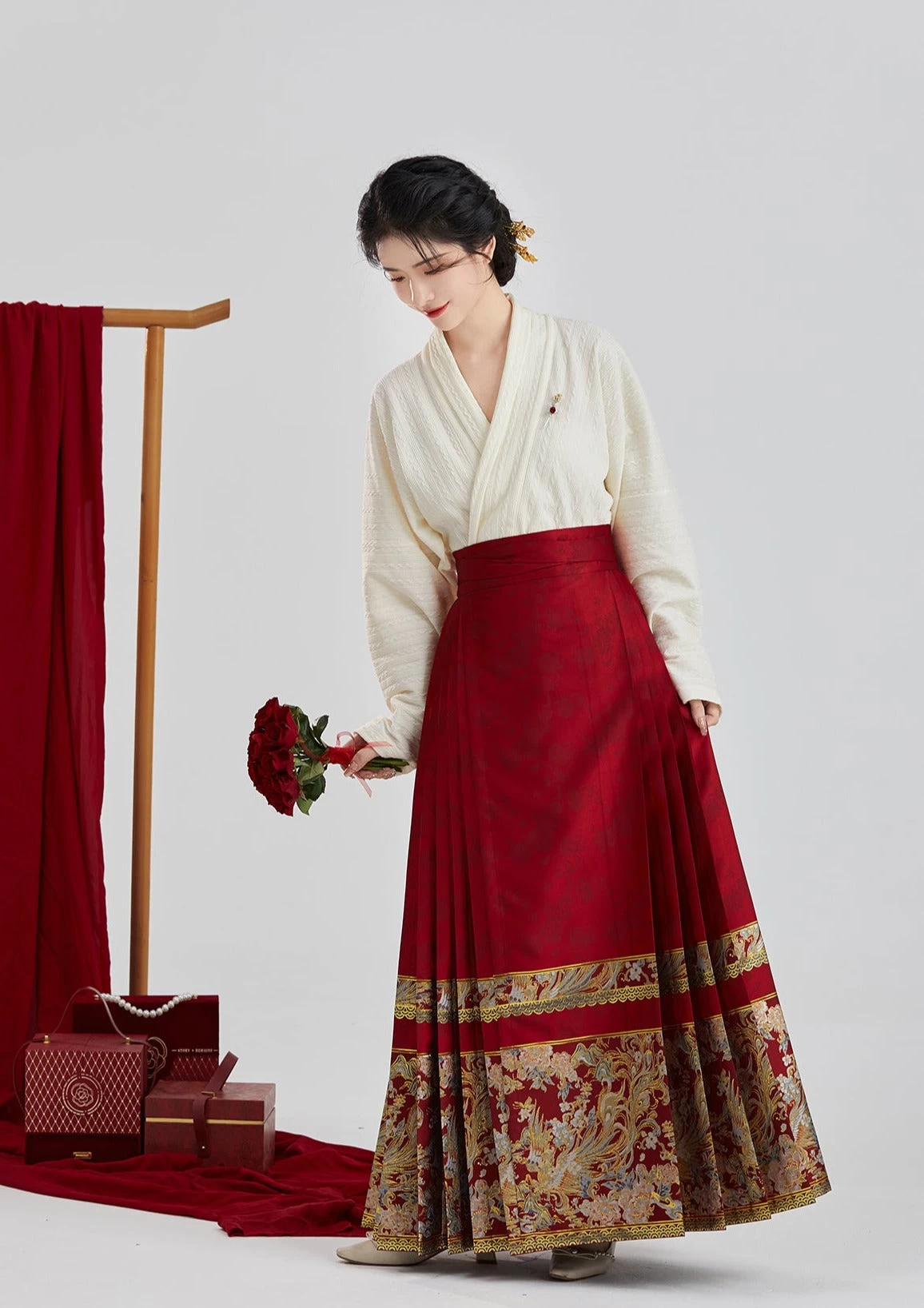 Women Modern Bridal Ma Mian Skirt Set,  (Dijie) | HANFUBAO