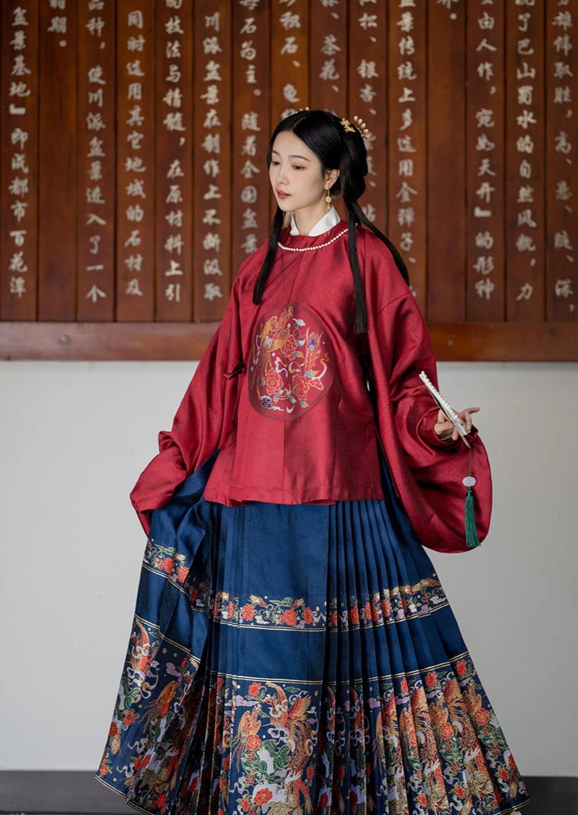 Women Ming Dynasty Ma Mian Hanfu Skirt Half Cosmo Embroidered Daily Wear | HANFUBAO