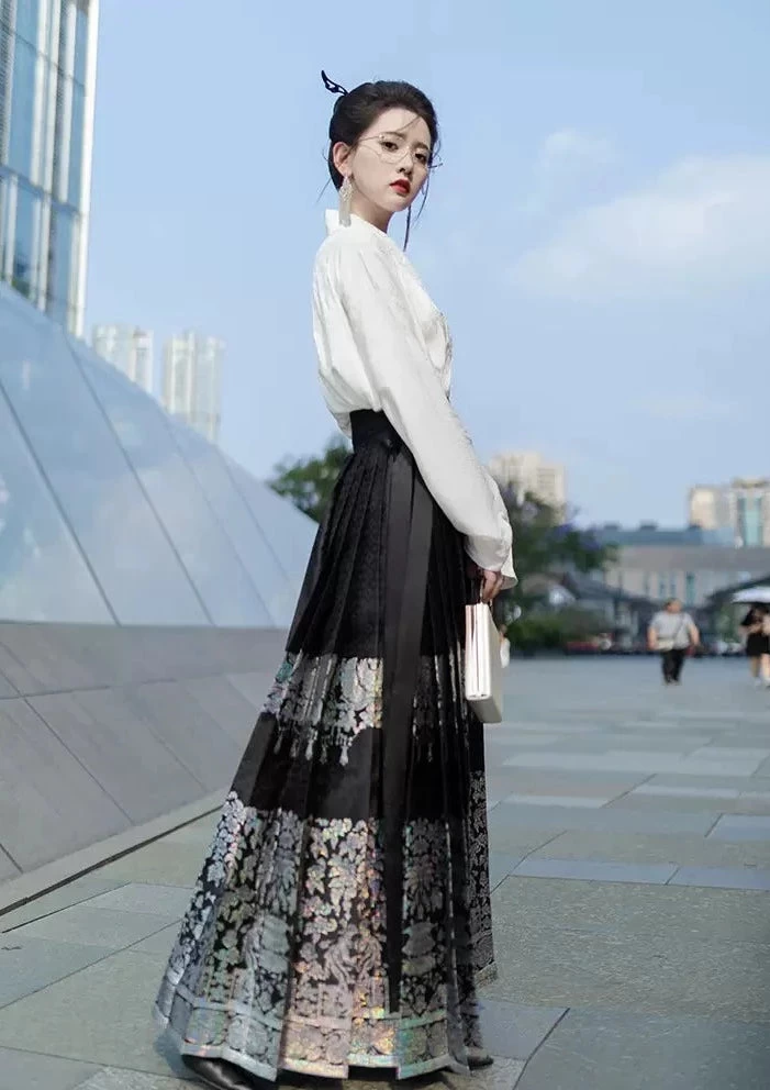 Women Modern Hanfu Ma Mian Skirt Set Black Embroidery Daily Wear | HANFUBAO
