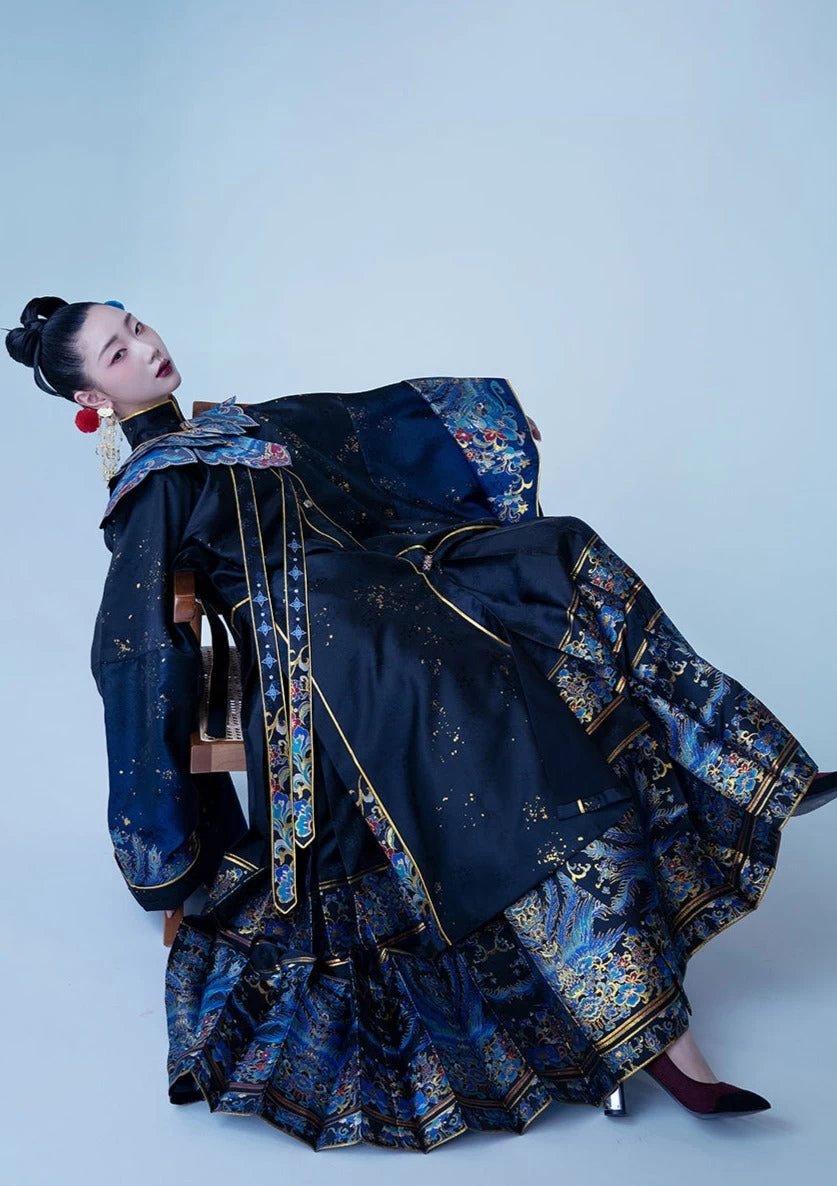 Women’s Little Jade Luxurious Blue Feather-Inlay Hanfu Gown for Festivals| HANFUBAO