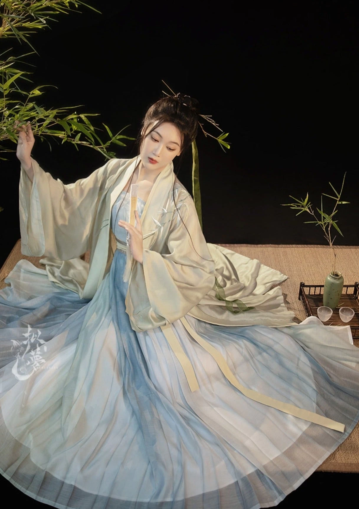 Women's Song Dynasty Daily Hanfu Set Blue Embroidered Lyocell Dress | HANFUBAO